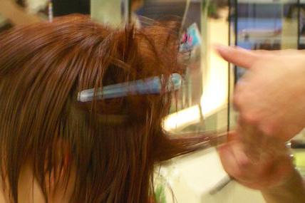 ウィッグのカット